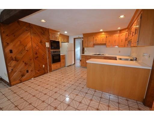 4 Seminole Rd, Canton, MA 02021 photo 8