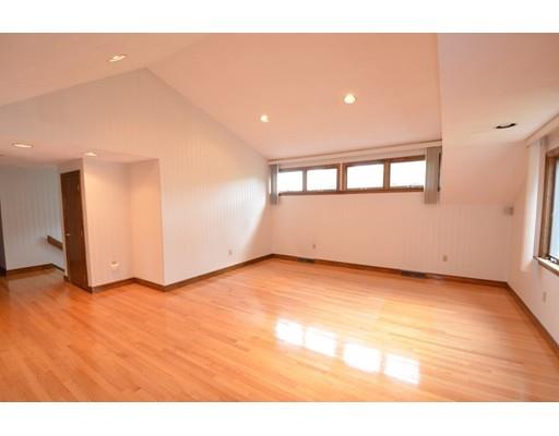 4 Seminole Rd, Canton, MA 02021 photo 10