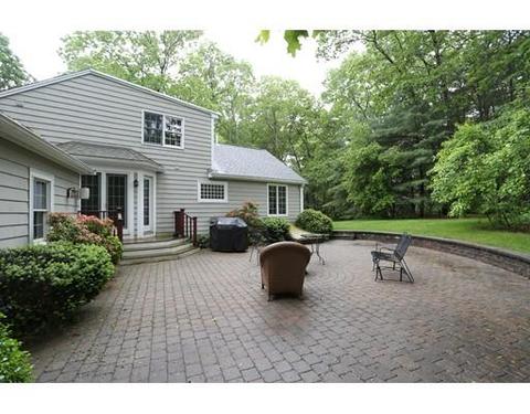 15 Laurel Cir, Needham, MA 02492 photo 3