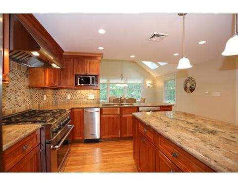 15 Laurel Cir, Needham, MA 02492 photo 12