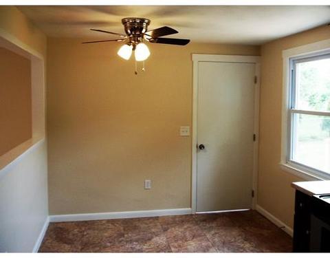 34 Berard Cir, Springfield, MA 01128 photo 5