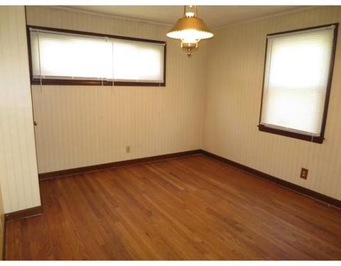 12 Ogden St, Springfield, MA 01151 photo 7