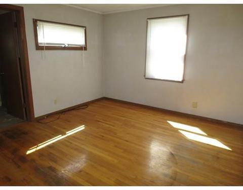 12 Ogden St, Springfield, MA 01151 photo 8