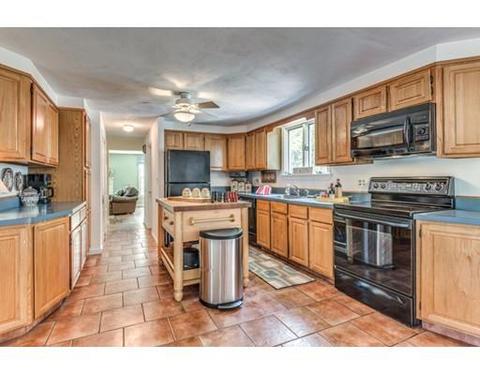 106 Red Gate Ln, Reading, MA 01867 photo 10