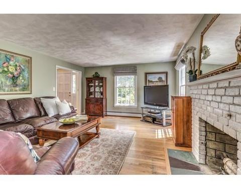 106 Red Gate Ln, Reading, MA 01867 photo 8