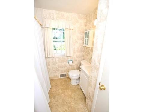 94 Cobb Ave, Chicopee, MA 01013 photo 9