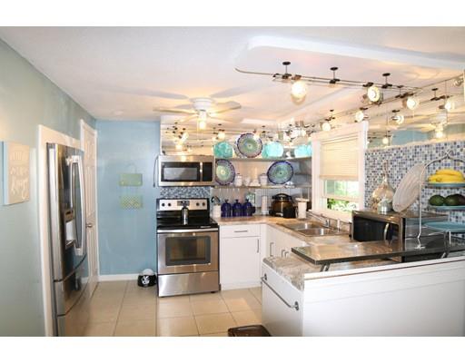 208 Euclid Ave, Springfield, MA 01108 photo 17