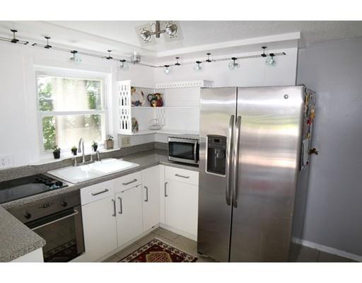 208 Euclid Ave, Springfield, MA 01108 photo 9