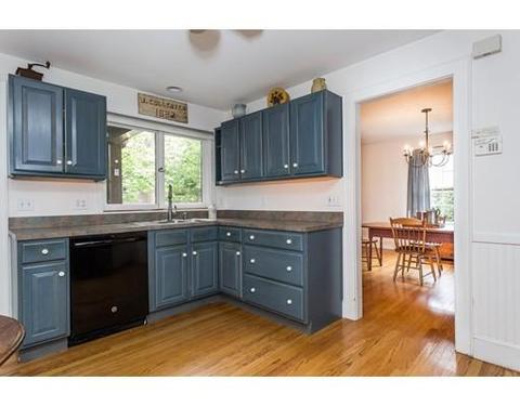 134 Cunningham St, Springfield, MA 01107 photo 6