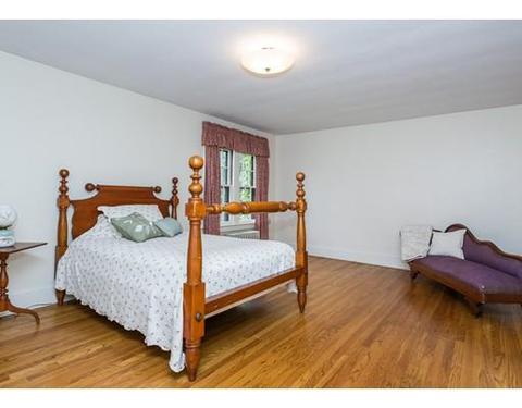 134 Cunningham St, Springfield, MA 01107 photo 12