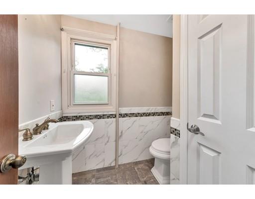 11 Blake St, Springfield, MA 01108 photo 8