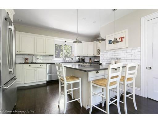 14 Putnam St, Danvers, MA 01923 photo 3