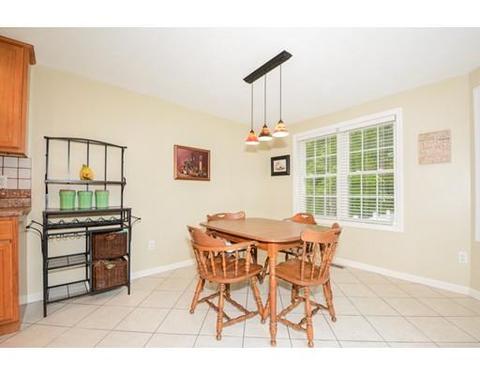 73 Ledgecrest Dr, Worcester, MA 01603 photo 9