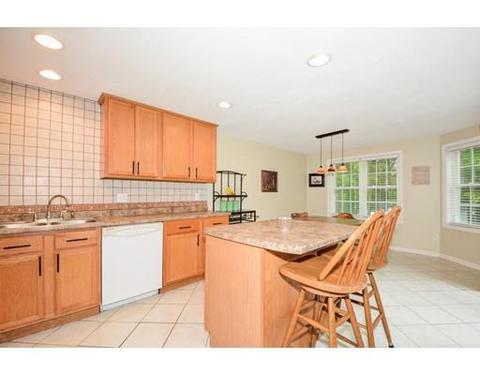 73 Ledgecrest Dr, Worcester, MA 01603 photo 8