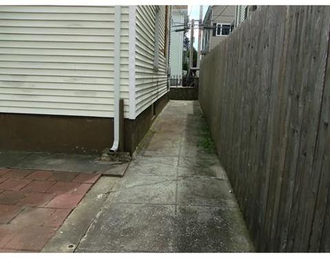 48 Aetna St, Fall River, MA 02724 photo 4