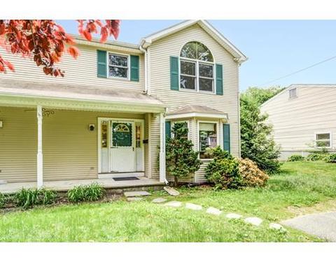23 Fielding St, Worcester, MA 01603 photo 3
