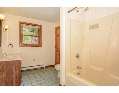 23 Fielding St, Worcester, MA 01603 photo 23