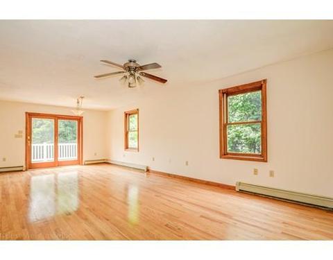 23 Fielding St, Worcester, MA 01603 photo 8