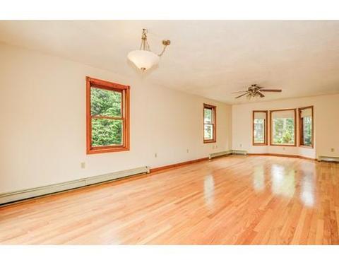 23 Fielding St, Worcester, MA 01603 photo 6
