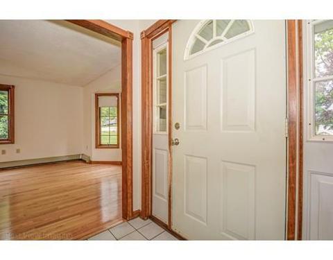 23 Fielding St, Worcester, MA 01603 photo 4