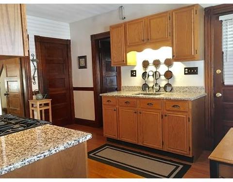 136 Marsden St, Springfield, MA 01109 photo 2