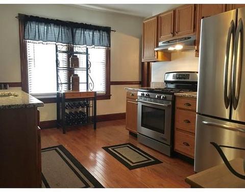 136 Marsden St, Springfield, MA 01109 photo 3