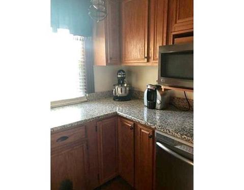 136 Marsden St, Springfield, MA 01109 photo 4