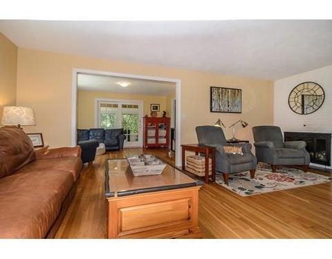 4 Juniper Ln, Natick, MA 01760 photo 2