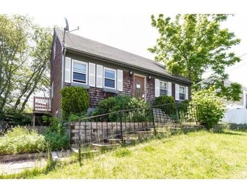 456 Smith St, Fall River, MA 02721 photo 2