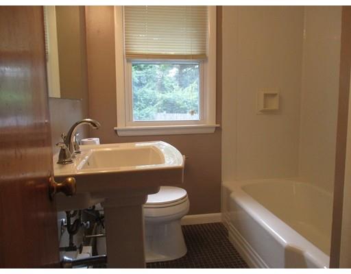 74 Ann St, Chicopee, MA 01020 photo 9