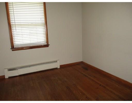 74 Ann St, Chicopee, MA 01020 photo 10