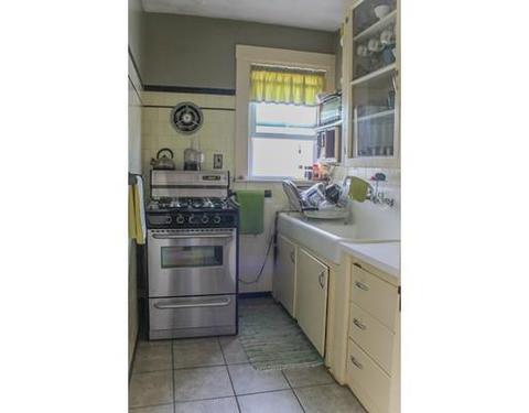 237 State St, Bristol, RI 02809 photo 3