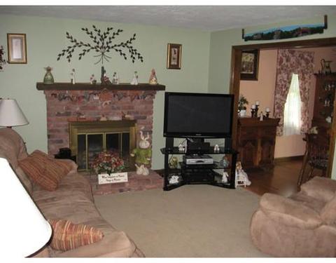 20 Wachusett Dr, Sutton, MA 01590 photo 8