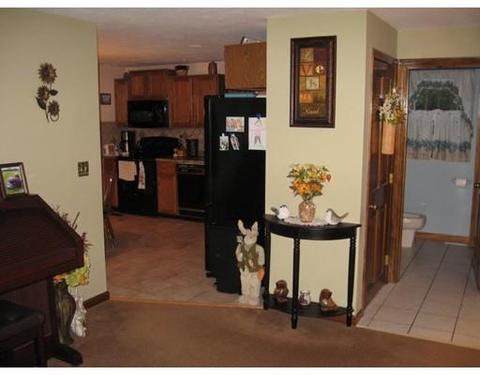 20 Wachusett Dr, Sutton, MA 01590 photo 5