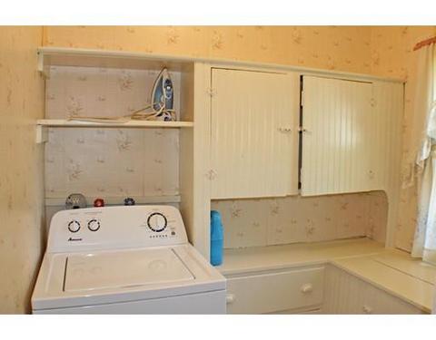 96 Switzer Ave, Springfield, MA 01109 photo 17