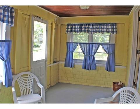 96 Switzer Ave, Springfield, MA 01109 photo 9