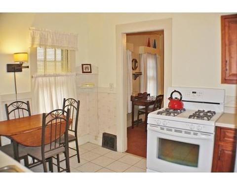 96 Switzer Ave, Springfield, MA 01109 photo 3
