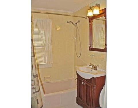 96 Switzer Ave, Springfield, MA 01109 photo 10