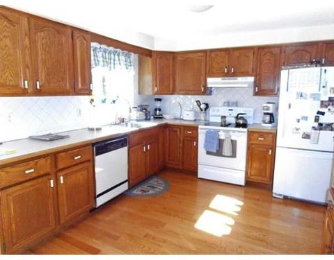 90 Plain St W, Berkley, MA 02779 photo 4