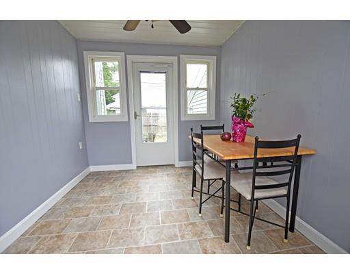 16 Gary St, Warwick, RI 02888 photo 2