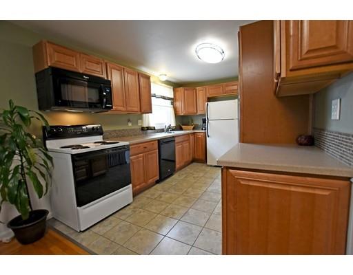 16 Gary St, Warwick, RI 02888 photo 4
