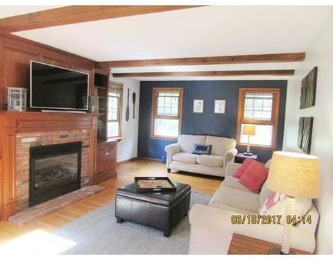 54 South St, Upton, MA 01568 photo 10