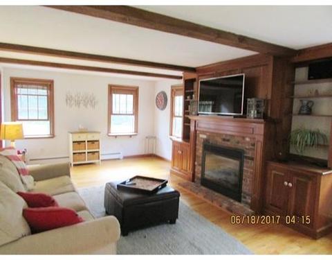 54 South St, Upton, MA 01568 photo 11