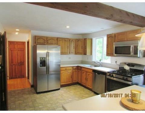 54 South St, Upton, MA 01568 photo 5