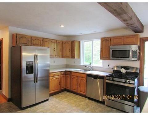 54 South St, Upton, MA 01568 photo 4