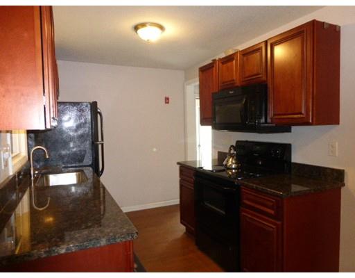 122 Ellendale Cir, Springfield, MA 01128 photo 4