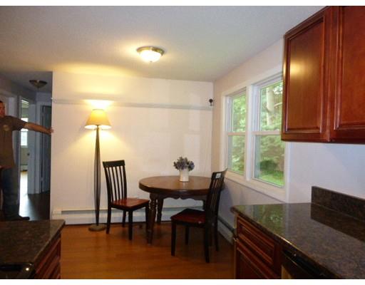 122 Ellendale Cir, Springfield, MA 01128 photo 5
