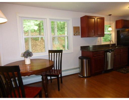 122 Ellendale Cir, Springfield, MA 01128 photo 6