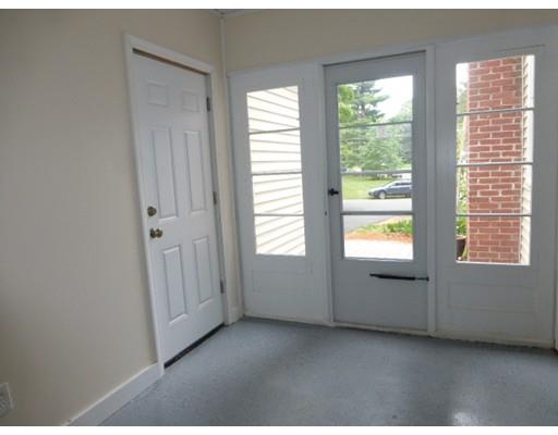 122 Ellendale Cir, Springfield, MA 01128 photo 15