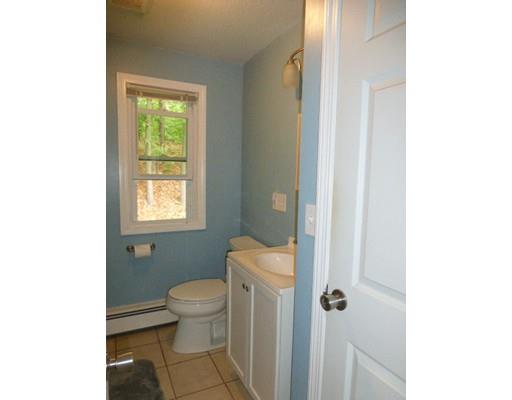 122 Ellendale Cir, Springfield, MA 01128 photo 10
